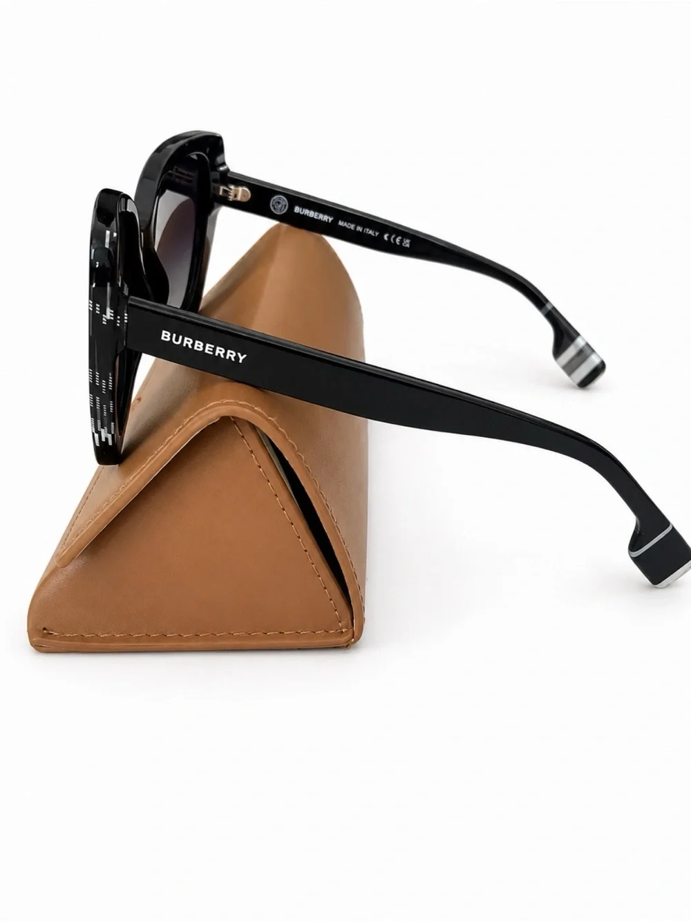 Burberry Black Gradient Cat-Eye Sunglasses with Tan Case